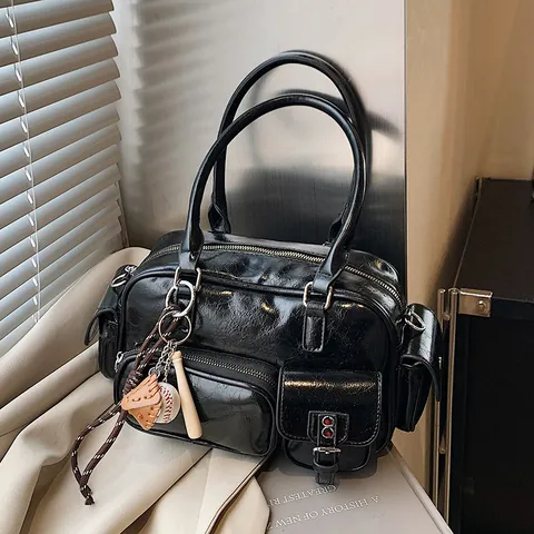 Borsa Bowling da Donna in Pelle PU retrò Multi-Tasche Borsa a Tracolla Boston Lucida Con Ciondolo da Baseball Street Style