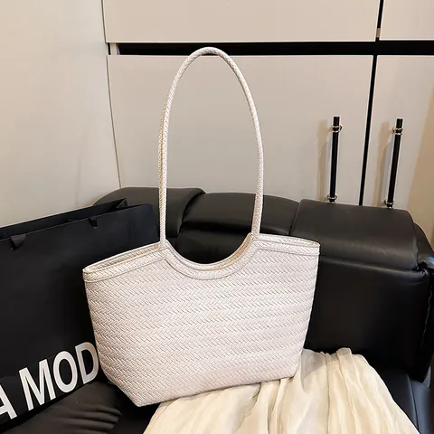 Women Woven PU Leather Tote Bag Large Capacity Chevron Pattern Shoulder Handbag With Magnetic Closure Office Lady Commuter Bag
