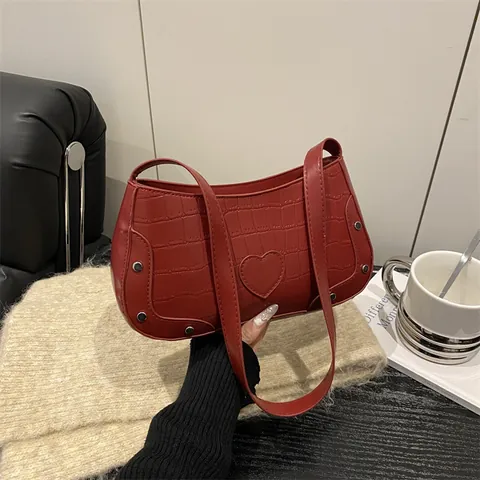 Vintage Crocodile Grain Heart Patch Shoulder Bag For Women Fashion Underarm Bag With Rivets Rivet Small Square Handbag