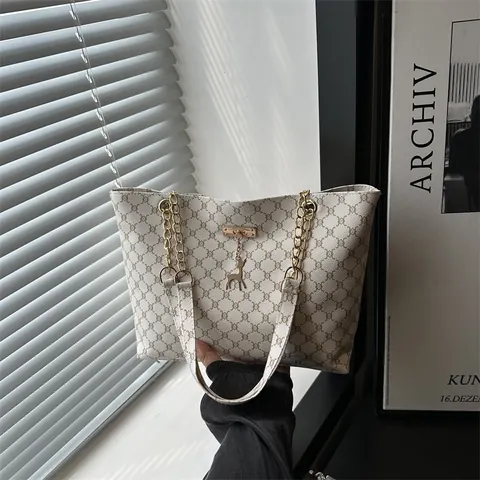 Γυναικεία Τσάντα Tote Μεγάλης Χωρητικότητας Vintage Monogram Print PU Δερμάτινη Τσάντα Ώμου Με Χρυσή Αλυσίδα Ιμάντα Μενταγιόν Ελάφι Casual Τσάντα Χειρός Μετακίνησης