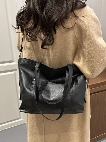 Borsa Tote in Pelle PU di Grande Capacità per Donna Borsa a Tracolla Casual Pendolare Con Rivetti a Stella Borsa a Mano da Ufficio