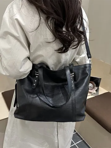 Borsa Tote in Pelle PU di Grande Capacità per Donna Borsa a Tracolla Casual Pendolare Con Rivetti a Stella Borsa a Mano da Ufficio