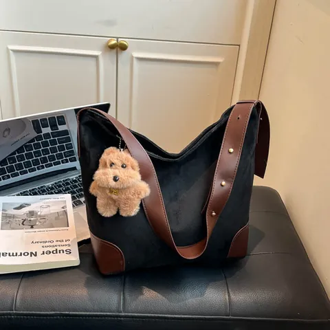 Damen Große Kapazität Wildleder Kunstleder Patchwork Einkaufstasche Minimalistisch Retro Hobo Schultertasche Mit Plüschanhänger Handtasche