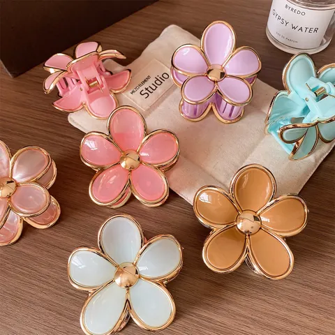 Sweet Flower Hair Claw Clip Gradient Candy Color With Gold Edge Resin Acrylic Hair Accessory For Women Daily Styling