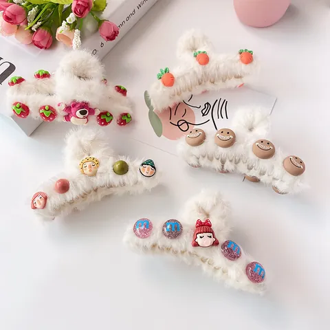 Simpatica Pinza per Capelli in Peluche Con Fragola e Orso Cartone Animato per Donna Grande Fermaglio in Pelliccia Sintetica