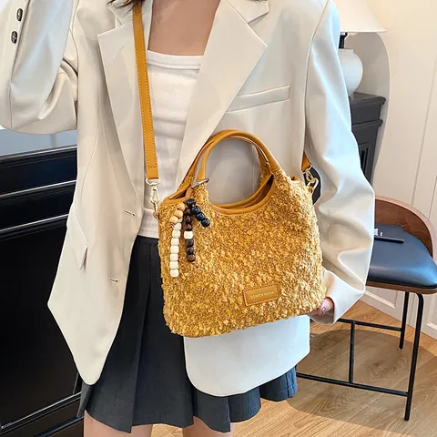 Fashionable Plush Bucket Bag For Women Crossbody Shoulder Bag With Bead Charm Vintage Fleece Tweed Handbag Daily Use