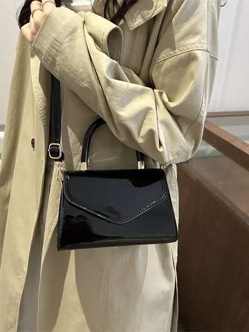 Bolso Cuadrado Pequeño de Charol para Mujer Bandolera de Color Sólido Con Herrajes Dorados y Asa