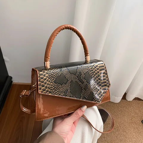 Mode Damen Schlangenmuster PU Leder Umhängetasche Lässige Asymmetrische Klappe Umhängetasche Handtasche Mit Goldener Hardware Tasche