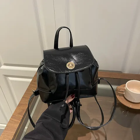 Mini Sac à Dos en Cuir PU pour Femme Mode Vintage avec Fermoir Tournant et Cordon Petit Sac à Main Élégant Noir Marron