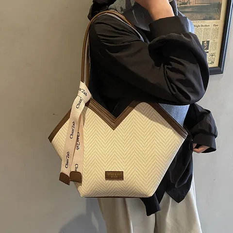 Women Large Capacity Tote Bag Niche Design Herringbone Pattern Shoulder Bag V-Shaped Opening PU Leather Commuter Bag