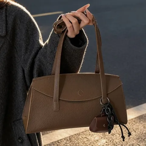 Damen Fashion Tote Bag PU Leder Lychee Muster Unterarm Schultertasche Mit Mini Anhänger Büro Alltag Casual Handtasche Herbst Winter