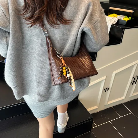 Women's Woven Hobo Bag Vintage PU Leather Shoulder Bag With Beaded Tassel Fashion Underarm Bag Versatile Daily Handbag