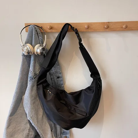 Damen Große Kapazität Schwarz Nylon Hobo Umhängetasche Halbmond Knödel Schultertasche Mit Mehreren Reißverschlusstaschen Lässig