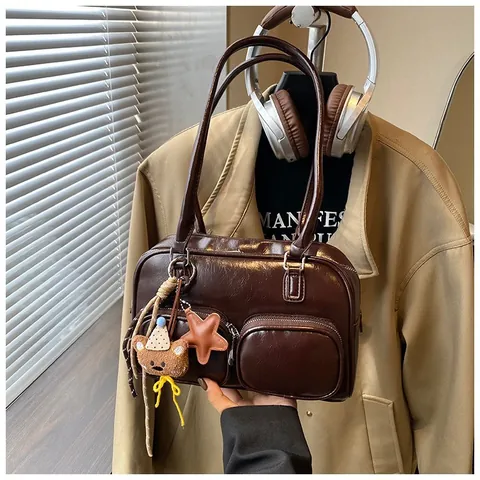 Borsa a Spalla Sottobraccio in Pelle PU Vintage da Donna Borsa a Cuscino Versatile con Ciondolo a Orsetto Handbag Tinta Unita