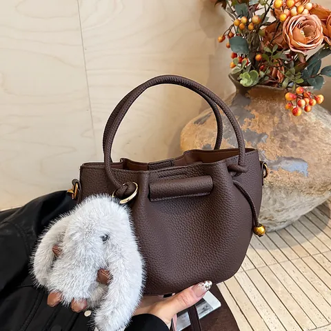 Korean Pleated PU Leather Bucket Bag For Women Fashion Lychee Texture Handbag With Plush Bunny Charm Crossbody Shoulder Bag