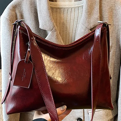 Large Capacity Glossy PU Leather Tote Bag For Women Retro Oil Wax Feel Shoulder Bag Elegant Commuting Underarm Bag With Decorative Tag