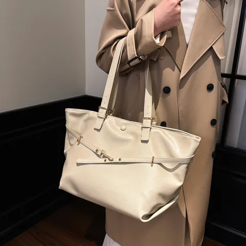 Vintage PU Leather Large Capacity Tote Bag For Women Daily Commute Shoulder Handbag With Decorative Belt Gold Hardware Black Beige Brown
