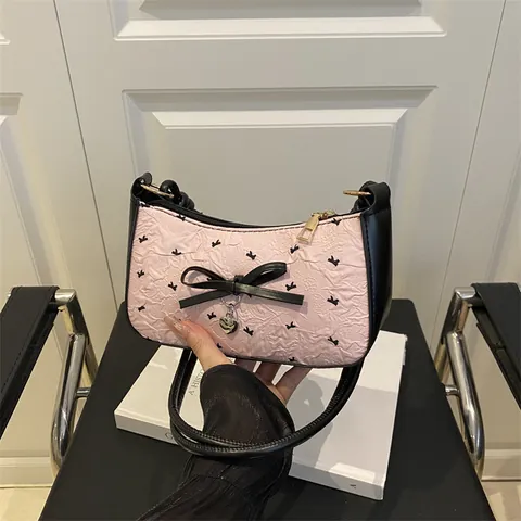 Damen Süße Schleife Baguette Tasche Plissee Rosa Schwarz Kontrast Achsel Schultertasche Mit Herzanhänger Mode Handtasche