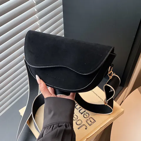Borsa a Sella da Donna Design di Nicchia Vintage Effetto Camoscio Patta Ondulata Borsa a Tracolla Con Tracolla Larga a Righe