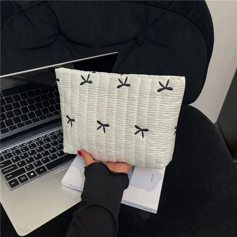 Women Quilted Pouch Bag With Bow Embroidery Korean Style Zipper Makeup Organizer Cute Padded Cosmetic Clutch Handbag