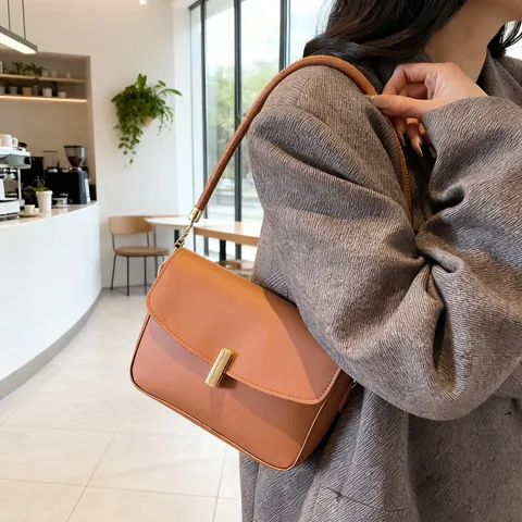 Bolso de Axila de Cuero PU Vintage para Mujer Bolso de Hombro Cuadrado Pequeño Minimalista Color Sólido Con Hebilla de Metal