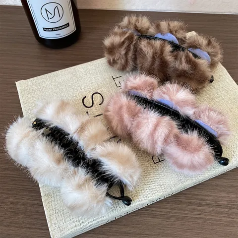 Elegante Pluche Pompon Bananen Clip Koreaanse Stijl Herfst Winter Volumineuze Paardenstaart Houder Imitatiebont Haaraccessoire Voor Dames