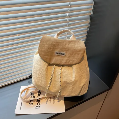 Mochila de Moda en Bloques de Color para Mujer Informal de Nylon Arrugado para la Escuela con Cordón y Cierre de Solapa Magnética Ligera