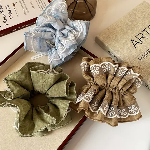 Damen Großes Lagen-Rüschen-Scrunchie Süßes Blumen-Spitzen-Stickerei-Stoff-Haargummi Koreanischer Stil Übergrößen-Haarzubehör