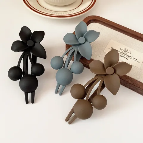 Morandi Flower Hair Clip Matte Frosted Resin Duckbill Clip Elegant Floral Berries Hair Styling Tools For Women Girls Decoration