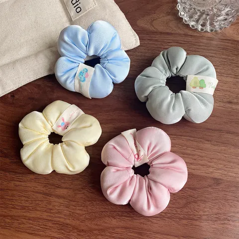 Chouchous en Satin Fleurs 3D Style Coréen pour Filles Enfants Élastiques à Cheveux Floraux Mignons Avec Étiquette Fait Main