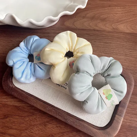Chouchous en Satin Fleurs 3D Style Coréen pour Filles Enfants Élastiques à Cheveux Floraux Mignons Avec Étiquette Fait Main