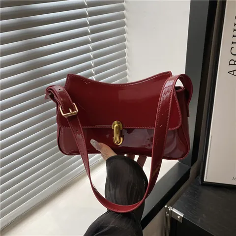 Sac Sous le Bras en Cuir Verni Brillant pour Femmes Style Rétro Sac à Bandoulière Avec Boucle Métallique Dorée Sac à Main Mode