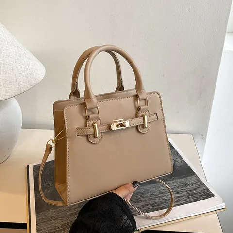 Borsa a Mano Donna Urban Minimalist in Pelle PU Con Serratura Dorata Cintura Decorativa Tracolla Regolabile Borsa Quadrata
