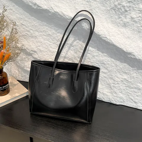 Vintage Large Capacity PU Leather Tote Bag For Women Retro Solid Color Shoulder Bag With Pendant Decor Work Travel Handbag