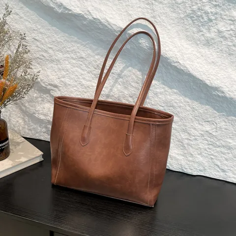 Vintage Large Capacity PU Leather Tote Bag For Women Retro Solid Color Shoulder Bag With Pendant Decor Work Travel Handbag