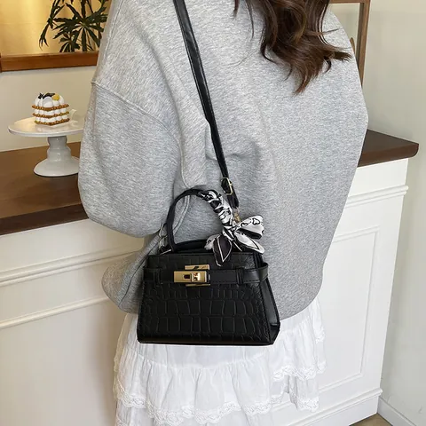 Mini Sac Bandoulière pour Femme en Cuir PU à Motif Crocodile Avec Fermoir Doré et Foulard en Satin Petit Sac Carré Élégant