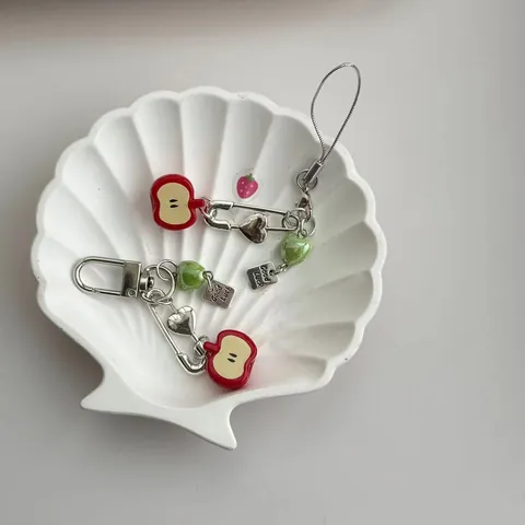 Cute Acrylic Apple Fruit Keychain Phone Charm For Women Girls Sweet Resin Heart Bead Keyring With Good Luck Tag Bag Pendant Gift