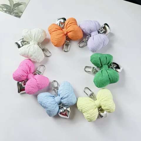 Sweet Pleated Fabric Bow Keychain With Metal Heart Pendant Handmade Ribbon Bag Charm For Women Girls Gift Key Accessory