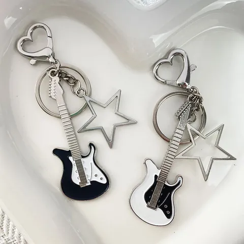 Y2K Subculture Electric Guitar Five-Pointed Star Keychain Alloy Heart Clasp Vintage Sweet Cool Bag Car Hanging Charm For Women