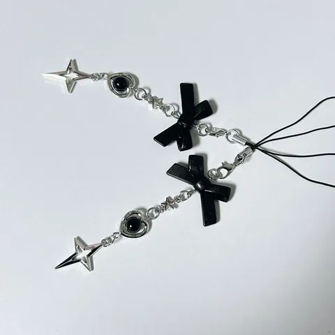 Bijou de Téléphone Y2K Gothique Nœud Noir Croix Étoile Alliage Cœur Perle Porte-Clés Pendentif Sac Décoration Femmes