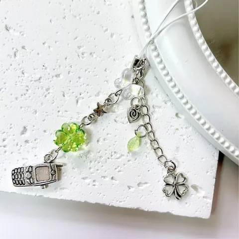 Y2K Lucky Clover Beaded Phone Chain Retro Flip Phone Heart Star Resin Pendant Silver Alloy Keychain For Women Girl Gift