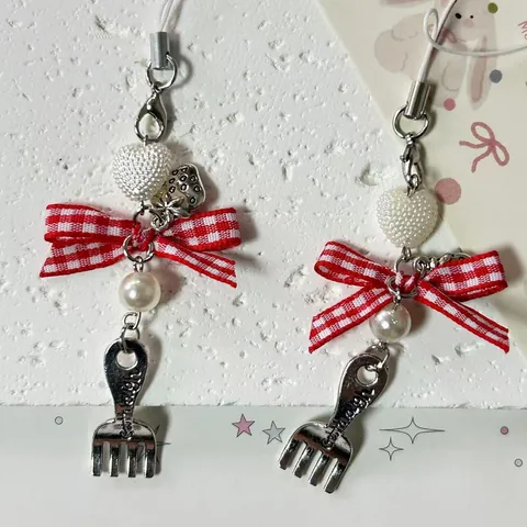 Colgante de Teléfono Estilo Coreano Fresa Lazo Corazón Cuentas Aleación Tenedor Llavero Adorno Bolso Joyería para Mujer