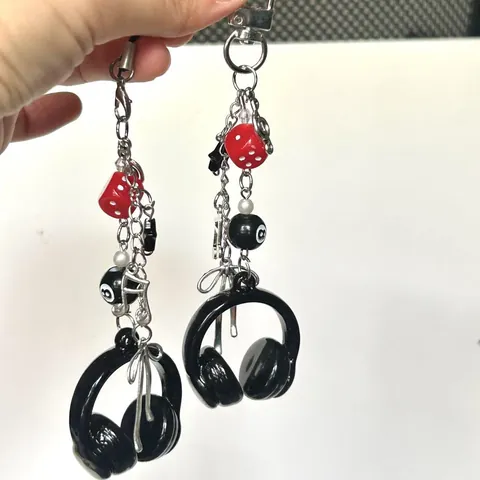 Y2K Kopfhörer 8 Ball Schlüsselanhänger Roter Würfel Anhänger Handy Charm Für Rucksack Dekoration Cool Student Street Style