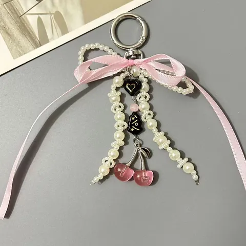 Portachiavi Dolce Balletcore con Fiocco di Künstliche Perle d'Imitazione e Nastro di Raso Ciondolo Ciliegia Cuore per Borsa Donna