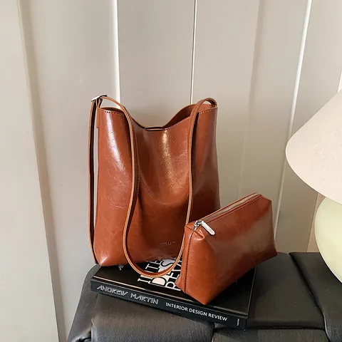 Ensemble de Sac Seau en Cuir PU Vintage pour Femmes Sac Cabas à Épaule Grande Capacité Avec Petite Pochette Brillante