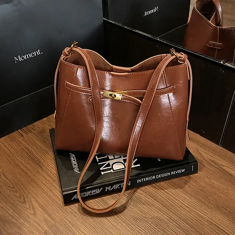 Bolso Tote de Cuero PU Retro para Mujer Gran Capacidad de Viaje al Trabajo Bolso de Axila Con Cierre de Metal Color Sólido