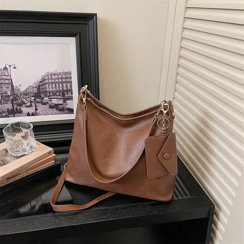 Women Retro PU Leather Large Capacity Hobo Shoulder Bag Minimalist Commuter Tote Bag With Detachable Small Coin Purse Charm