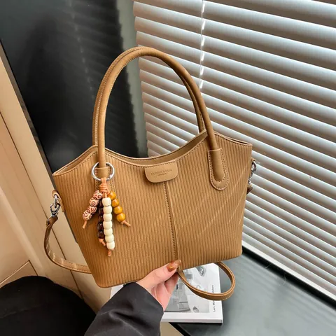 Sac Seau en Cuir PU à Rayures Verticales pour Femmes Avec Charme Perlé Sac à Main Élégant et Bandoulière pour Bureau