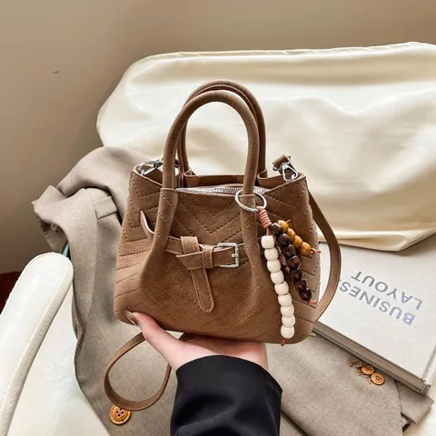 Women Vintage PU Leather Handbag With V-Shaped Quilting Decorative Belt Buckle And Bead Charm Adjustable Strap Square Crossbody Bag