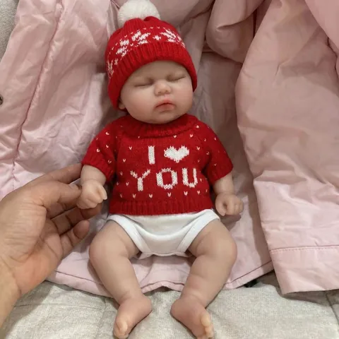 Realistische Reborn Baby Puppe Massiv Platin Silikon Lebensecht Schlafendes Kleinkind Spielzeug Mit Rotem Herz Pullover